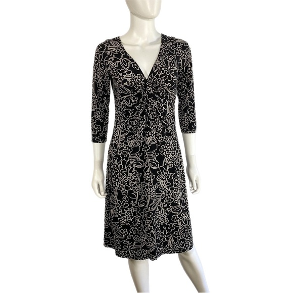 Cato Black & White Floral Twisted Front Low V-Neck Dress - Picture 1 of 7